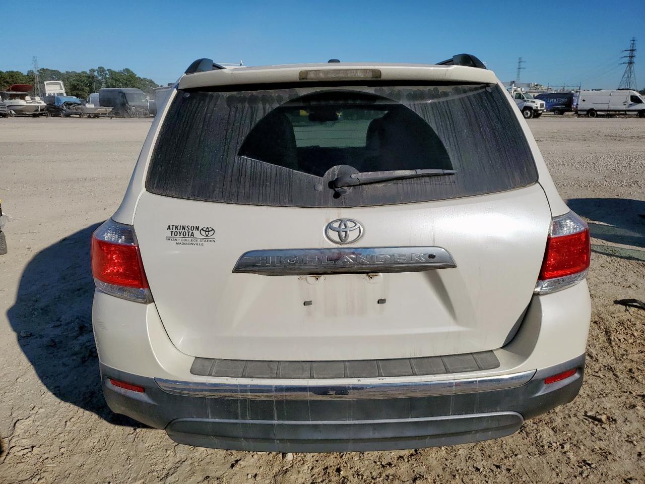 TOYOTA HIGHLANDER BASE