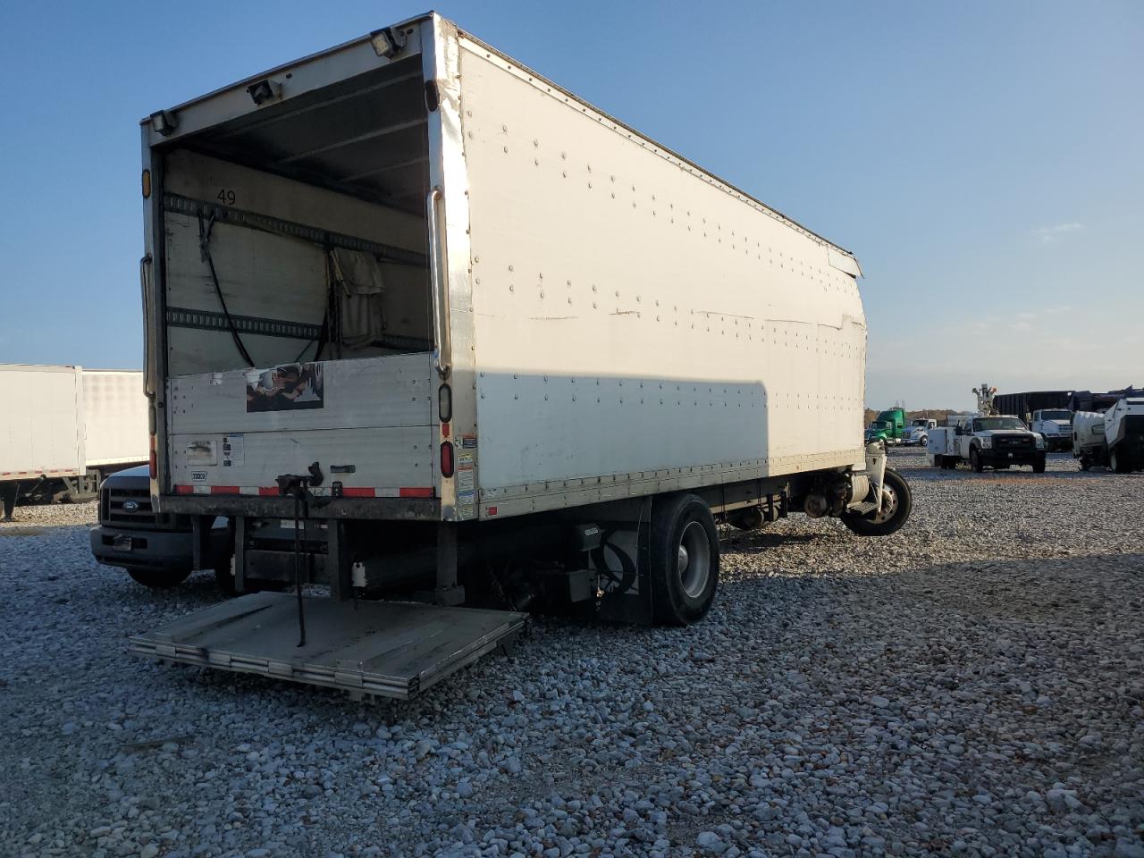 Lot #3316875113 2017 HINO 258