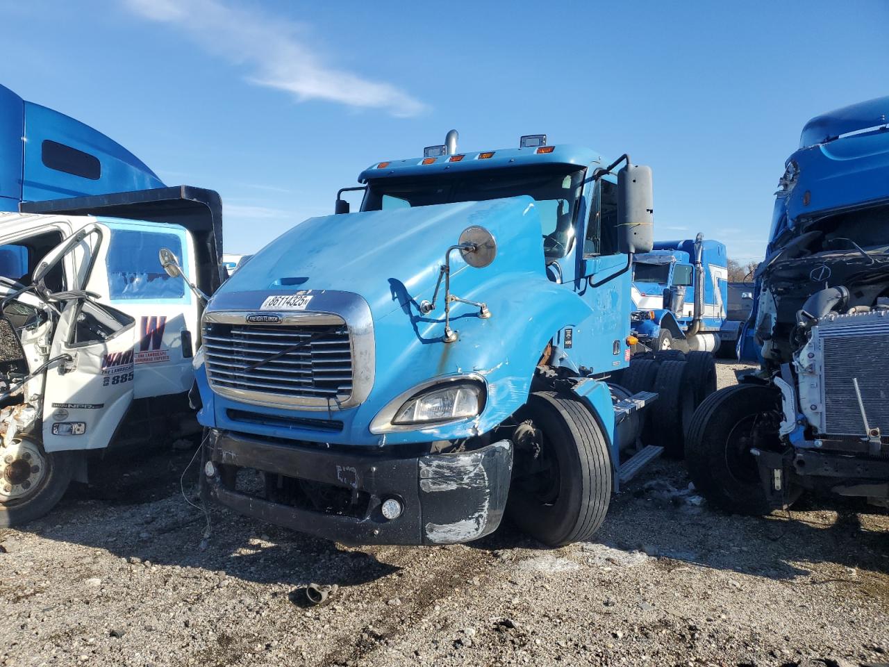 Lot #3290045260 2001 FREIGHTLINER CONVENTNL
