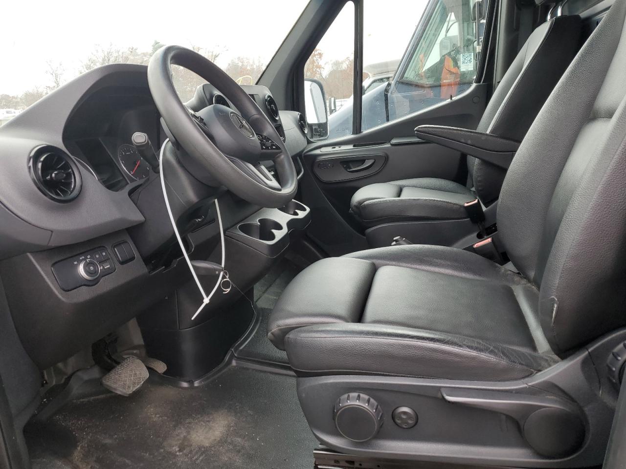 MERCEDES-BENZ SPRINTER 2500