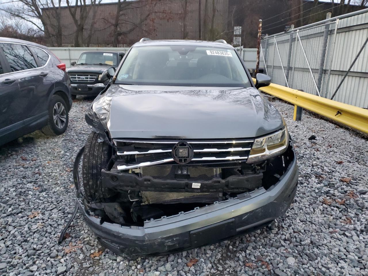 VOLKSWAGEN TIGUAN SE