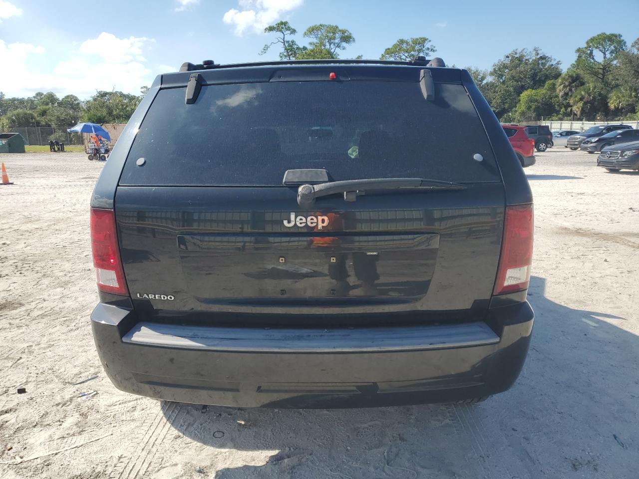 JEEP GRAND CHEROKEE LAREDO