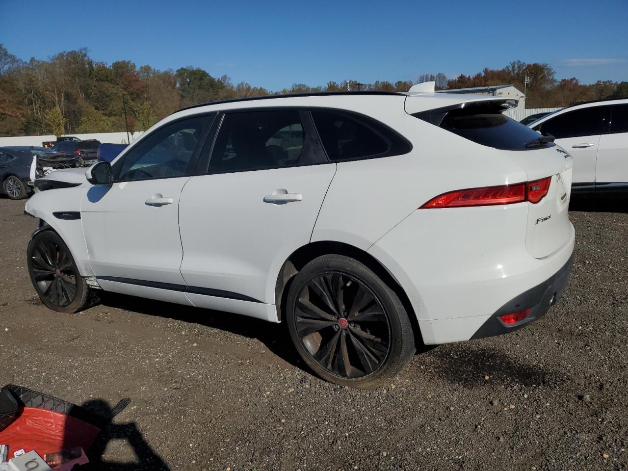 JAGUAR F-PACE R - SPORT