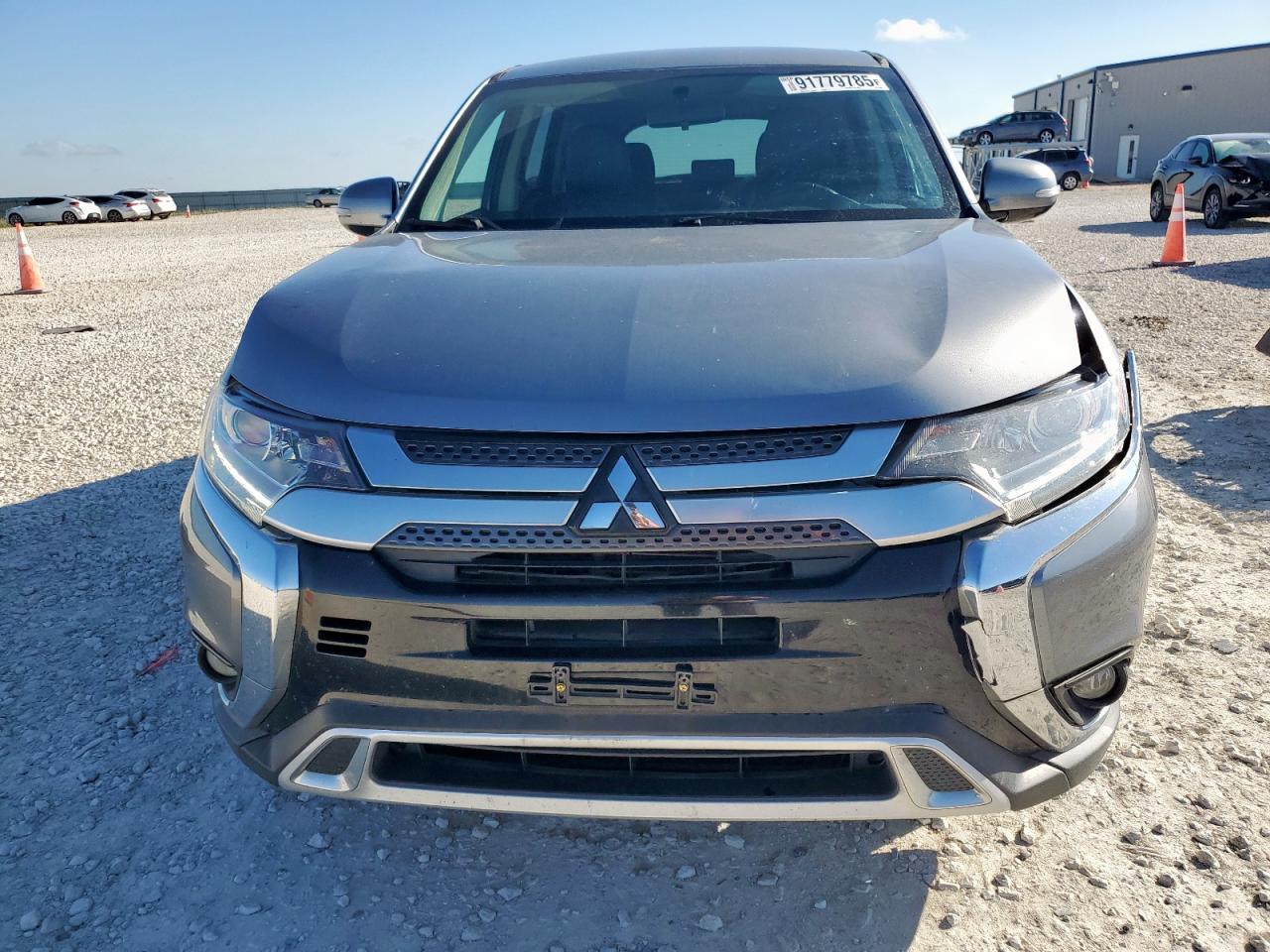 MITSUBISHI OUTLANDER SE