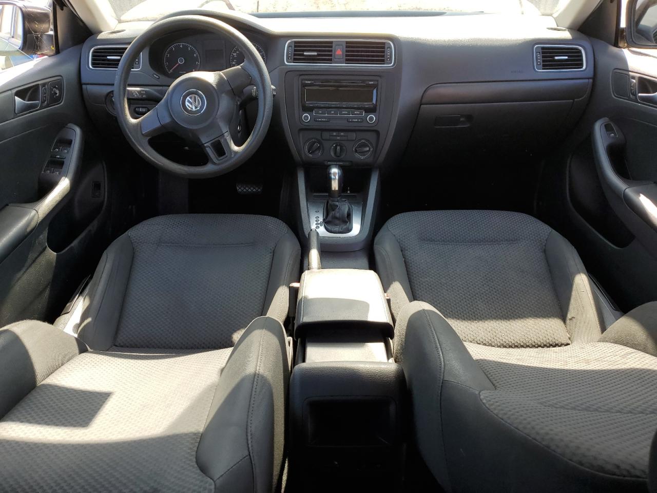 VOLKSWAGEN JETTA BASE