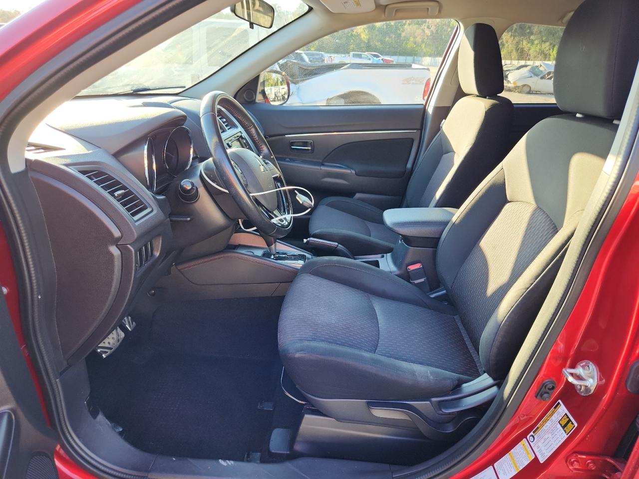 MITSUBISHI OUTLANDER ES