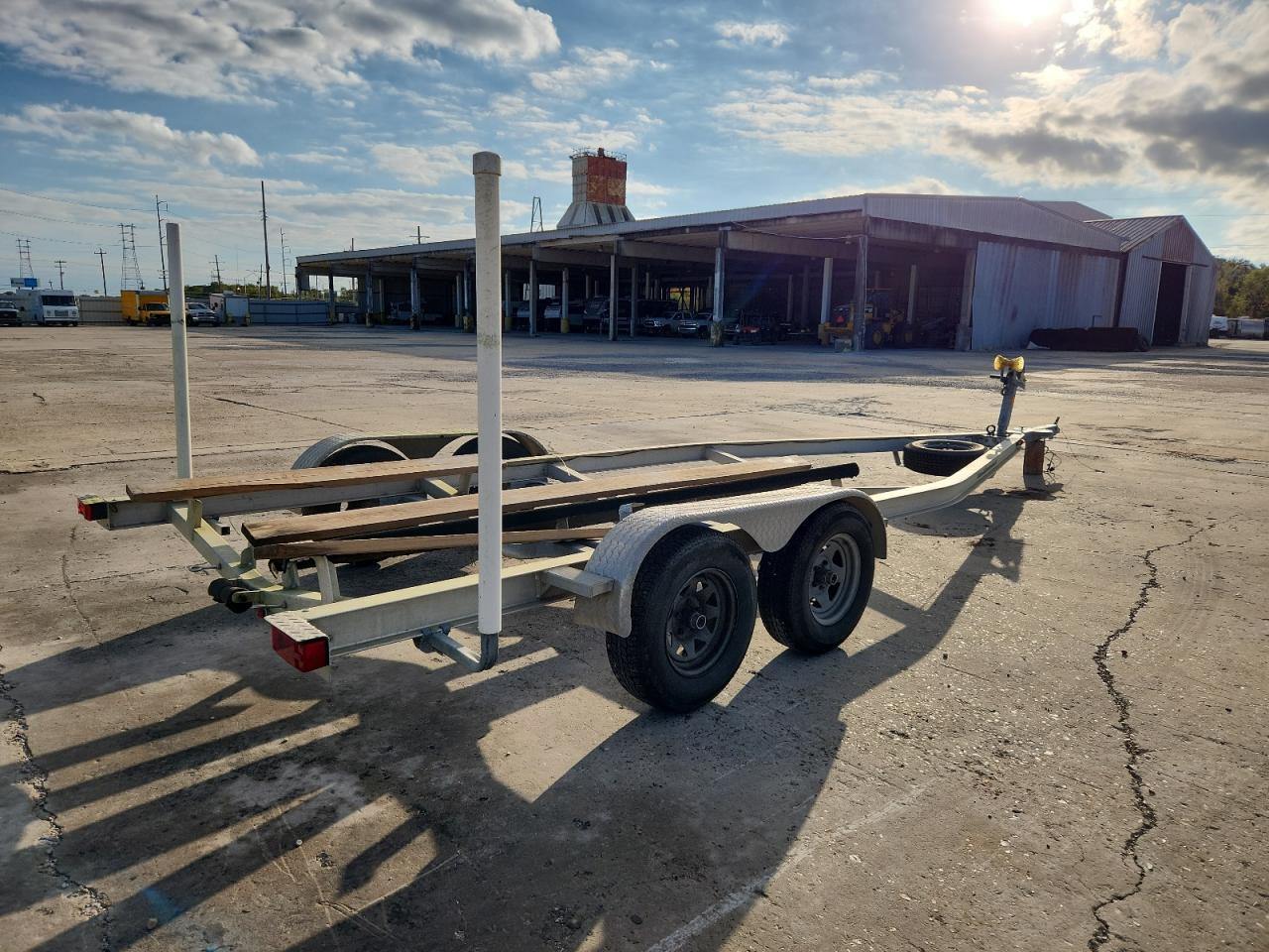 Lot #3286700323 2013 EZ LOADER UNKNOWN