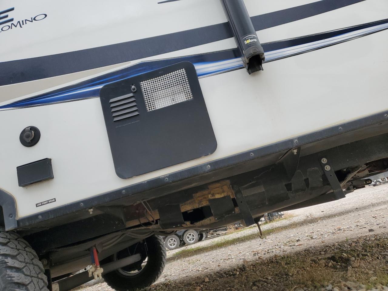 Lot #3297170865 2019 PALOMINO REAL-LITE