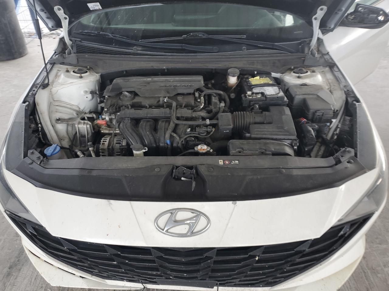HYUNDAI ELANTRA SE