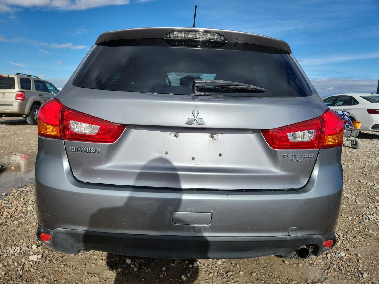MITSUBISHI OUTLANDER ES