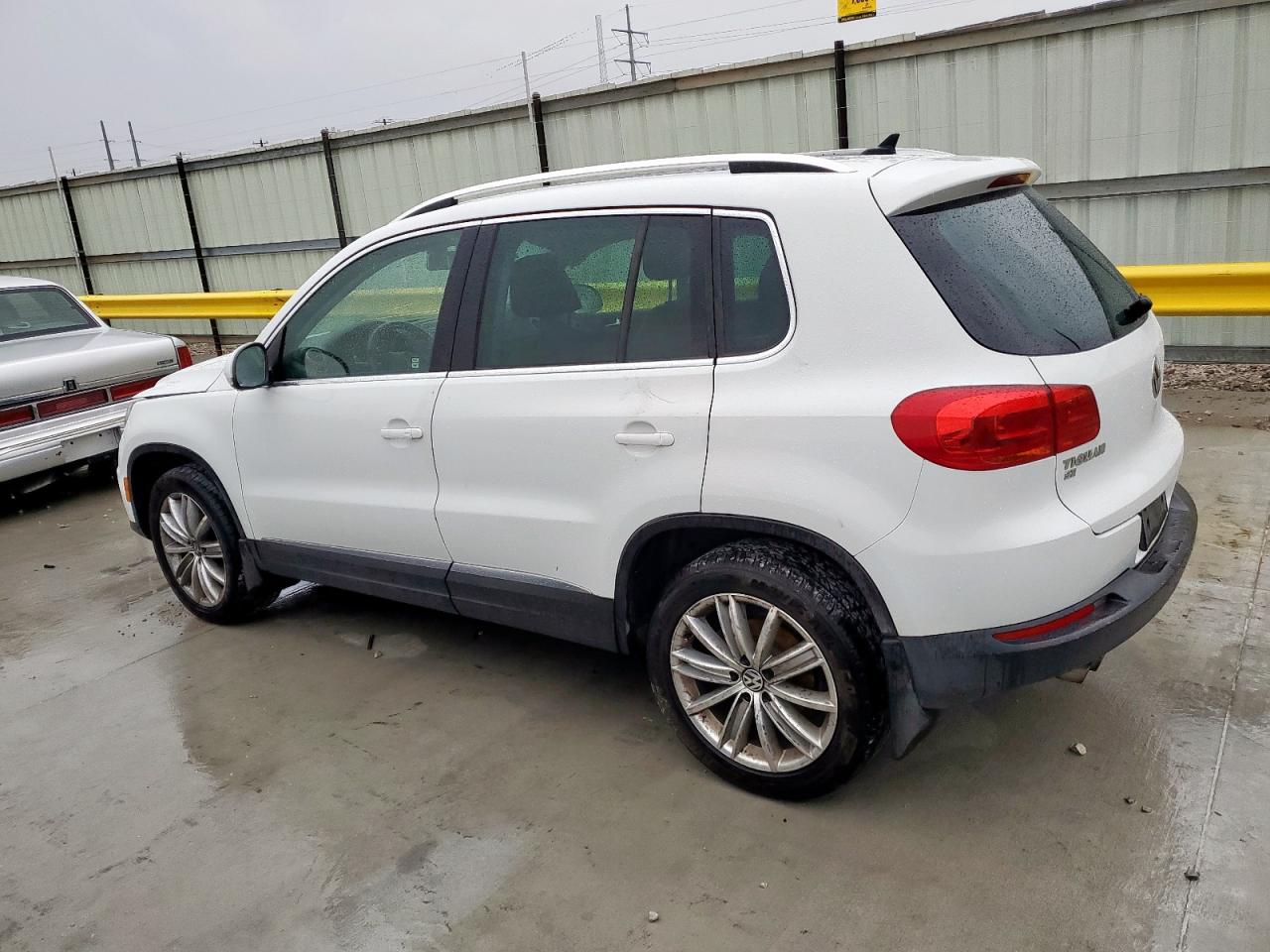 Lot #3305681789 2016 VOLKSWAGEN TIGUAN S