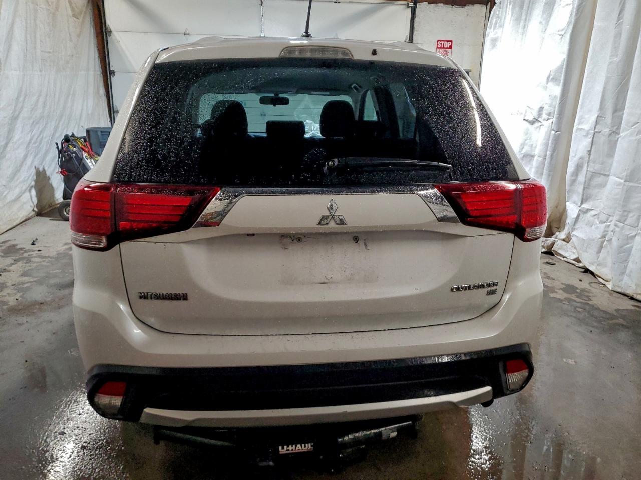 MITSUBISHI OUTLANDER SE