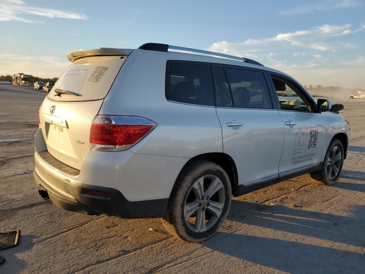 TOYOTA HIGHLANDER LIMITED