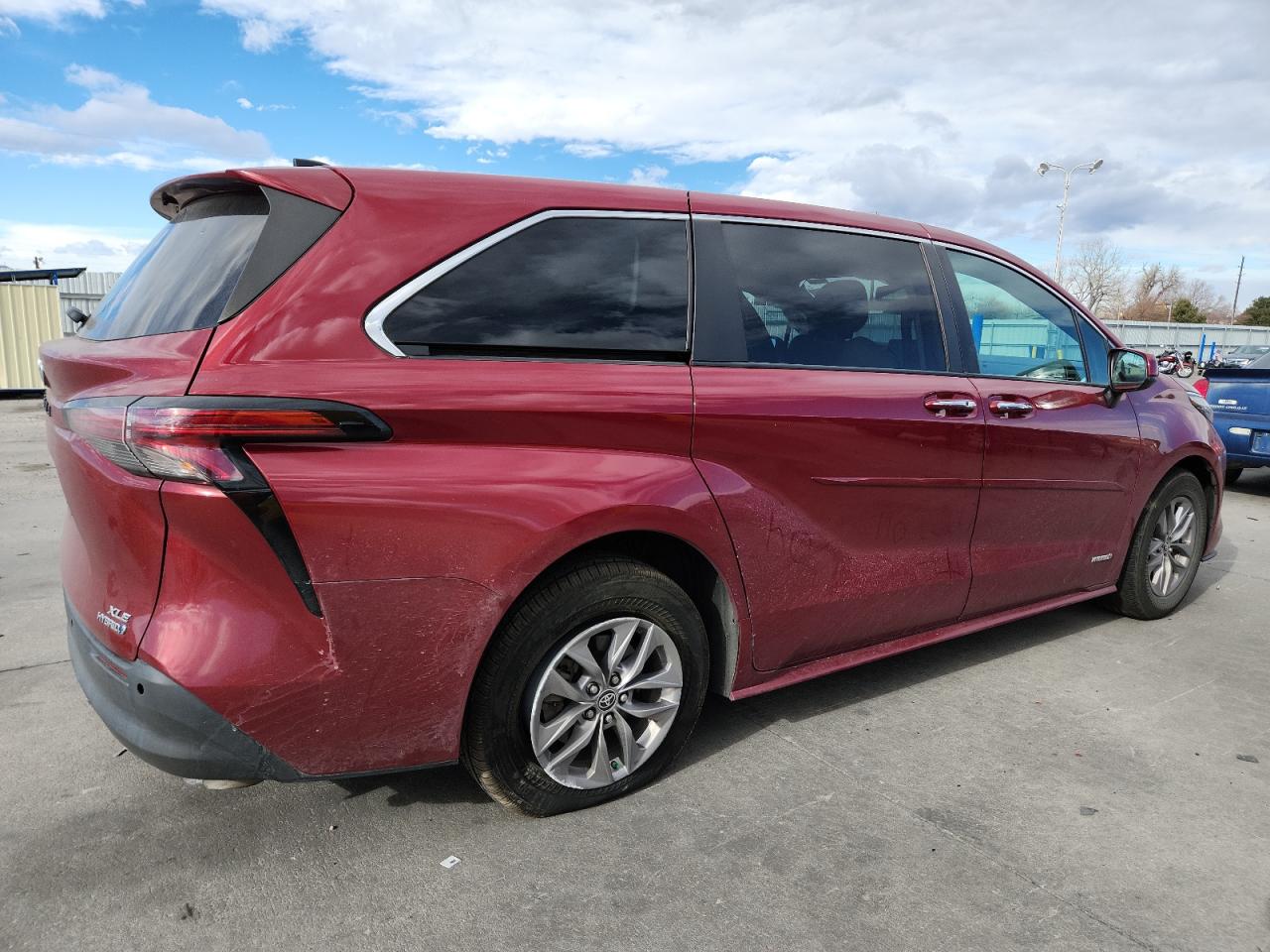 TOYOTA SIENNA XLE
