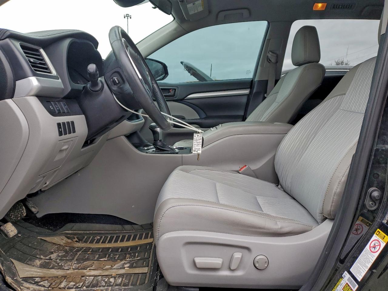 TOYOTA HIGHLANDER LE