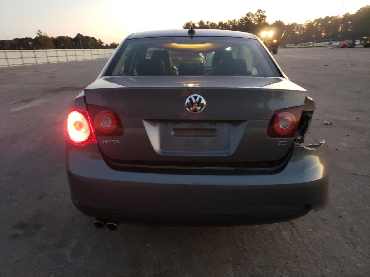 VOLKSWAGEN JETTA SE