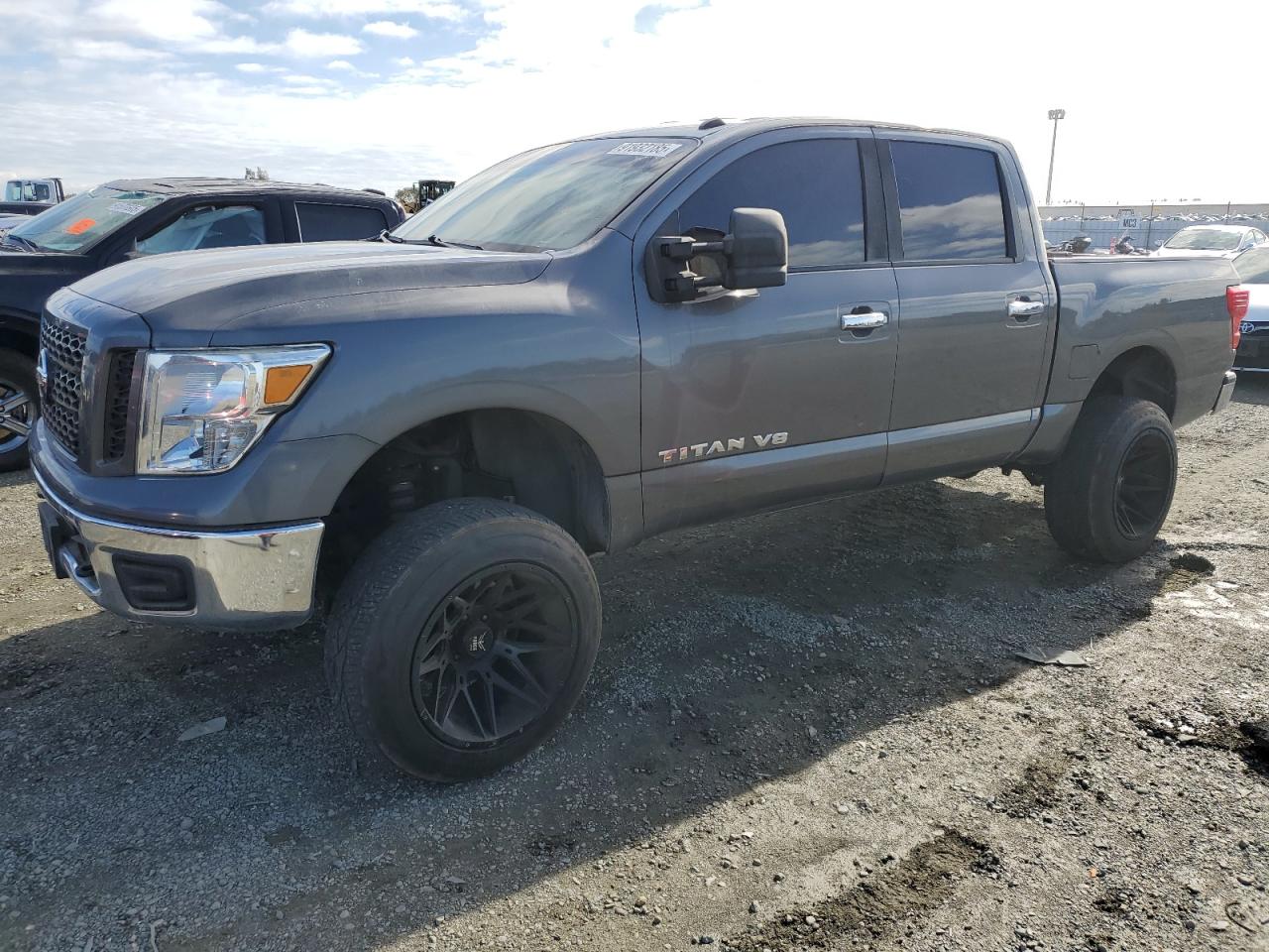 NISSAN TITAN S