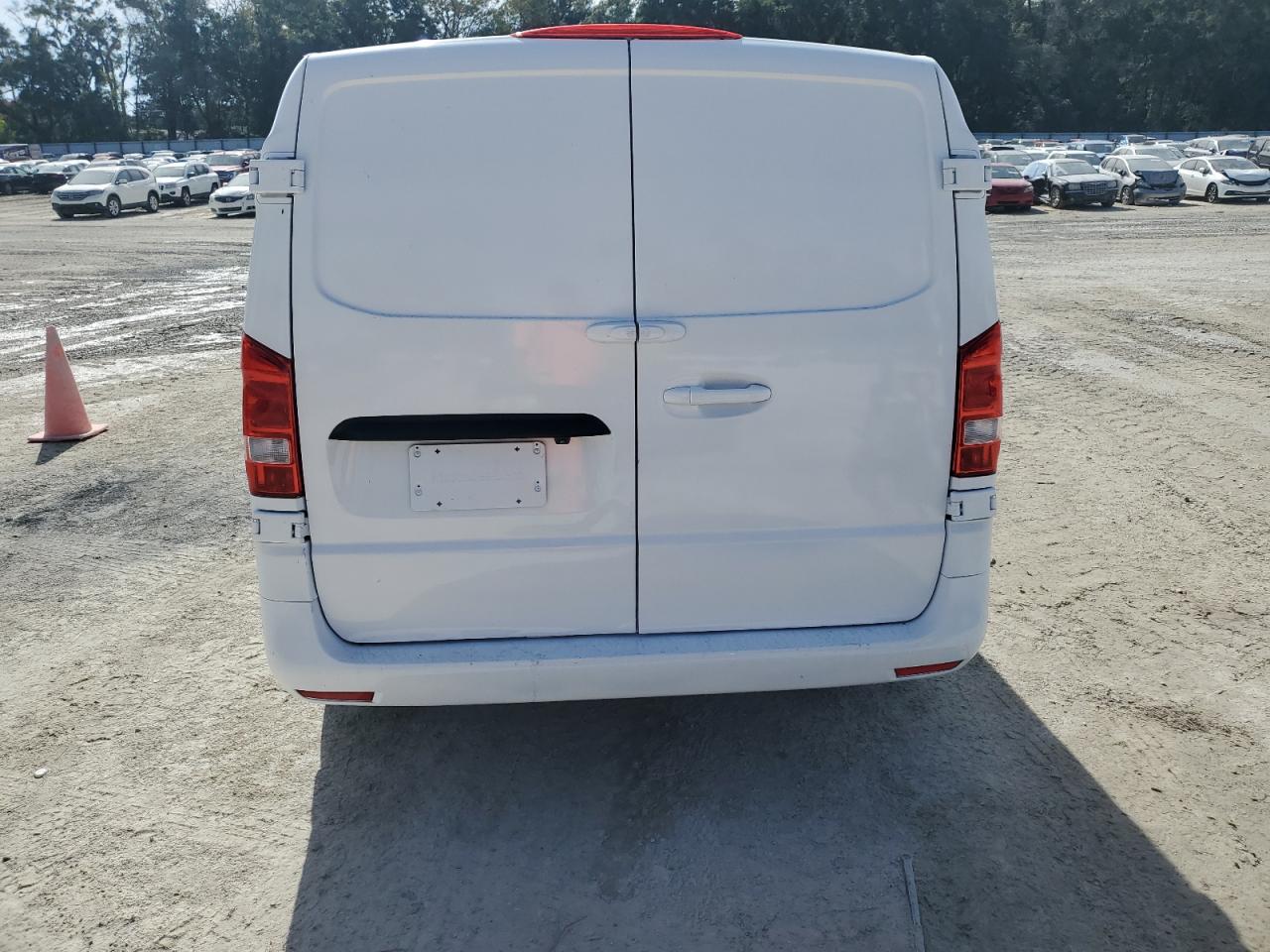 MERCEDES-BENZ METRIS