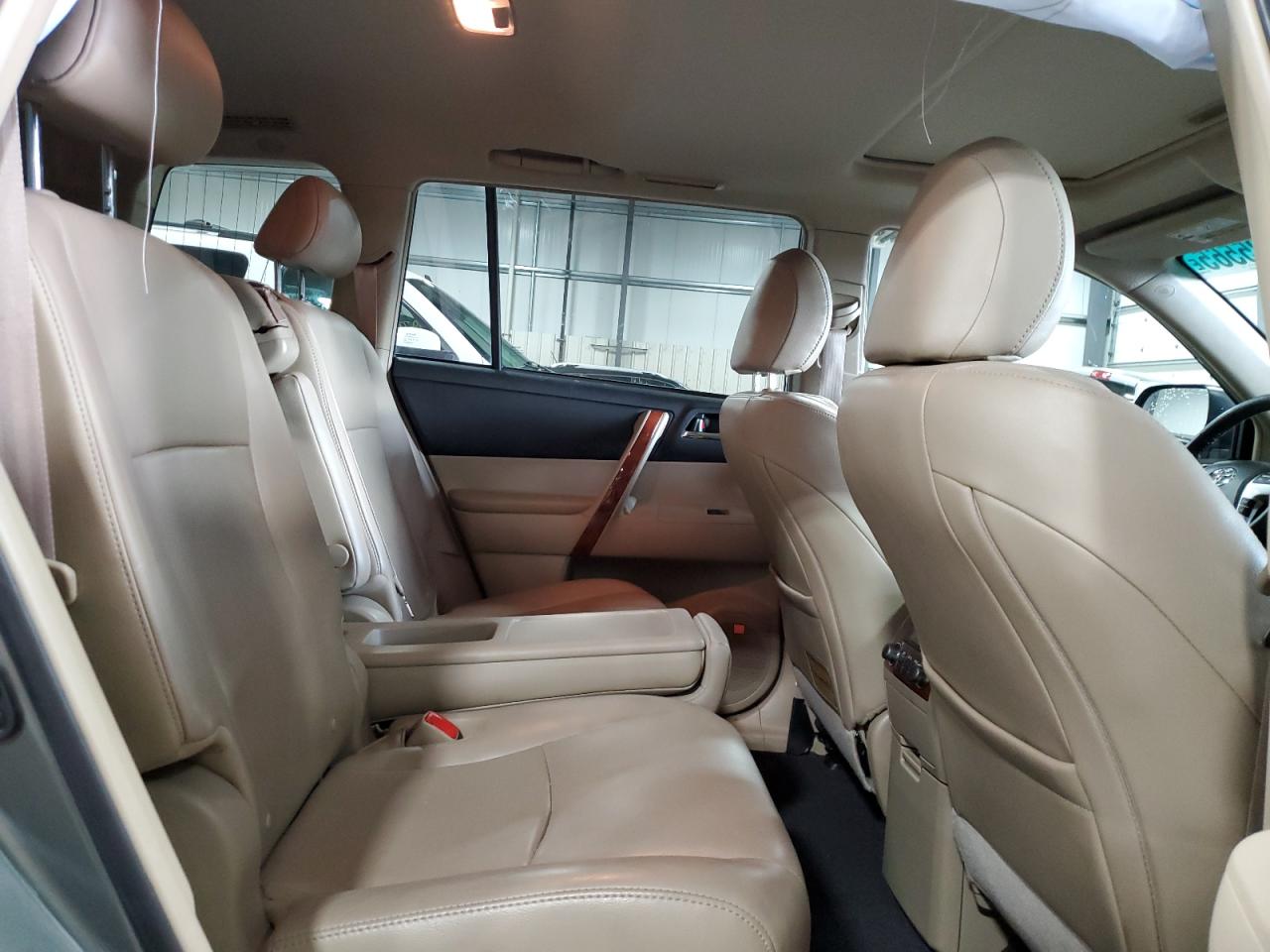 TOYOTA HIGHLANDER LIMITED