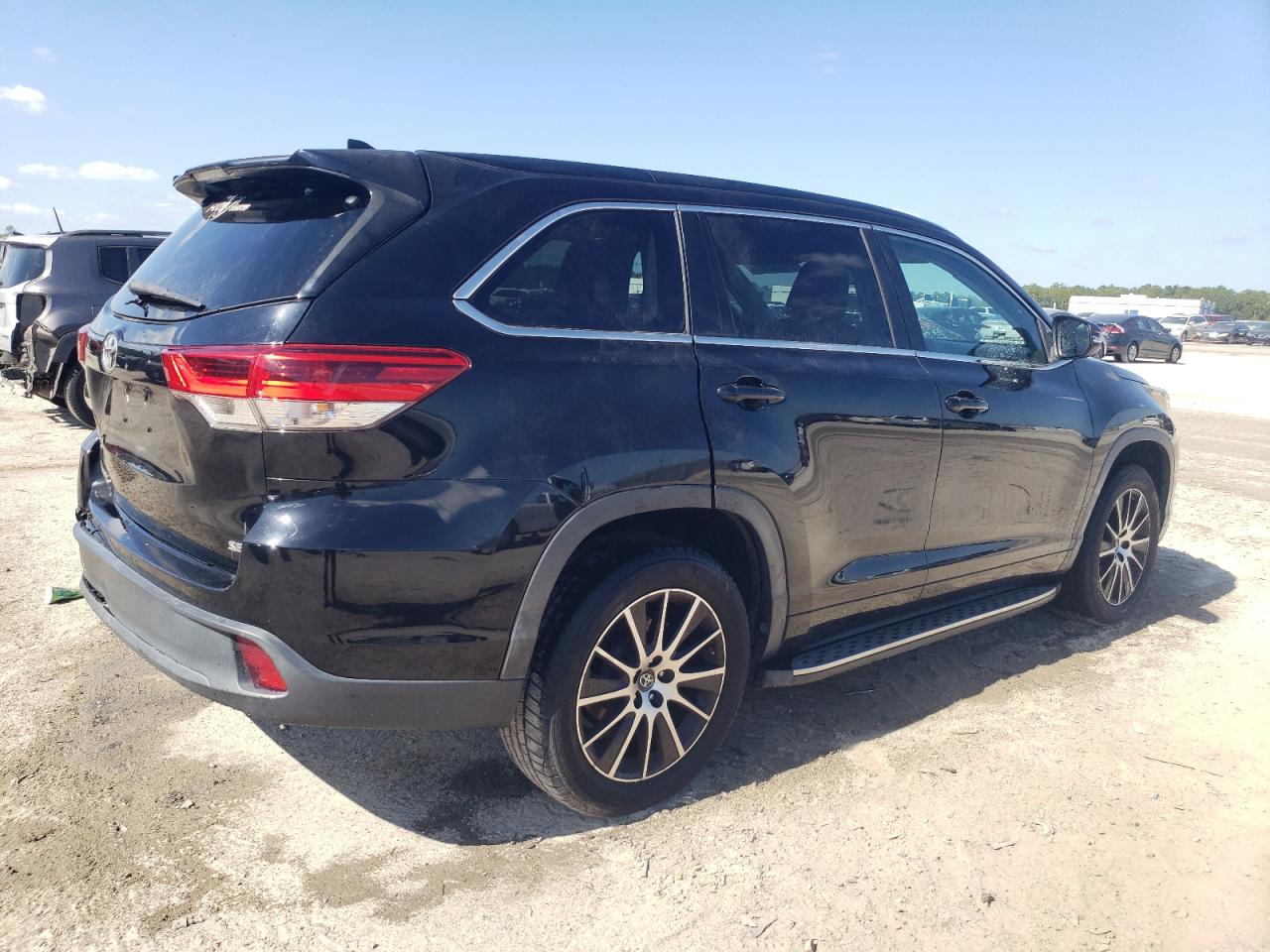 TOYOTA HIGHLANDER SE