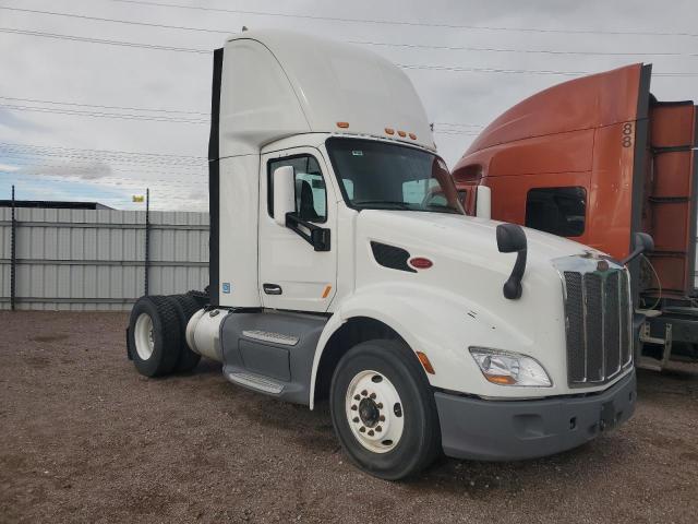 Global Auto Auctions: 2015 PETERBILT TRACTOR 579
