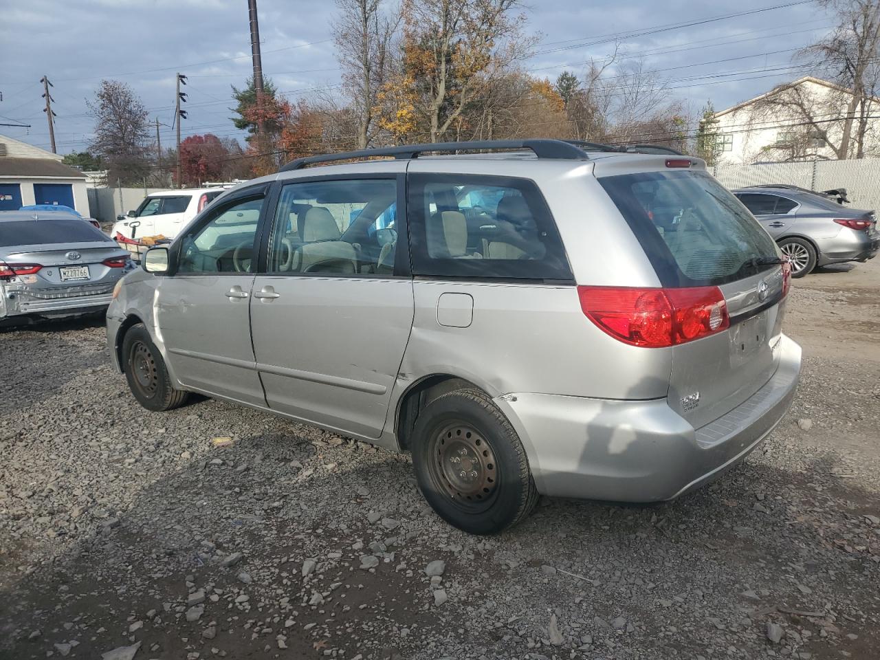 Lot #3286594169 2010 TOYOTA SIENNA CE