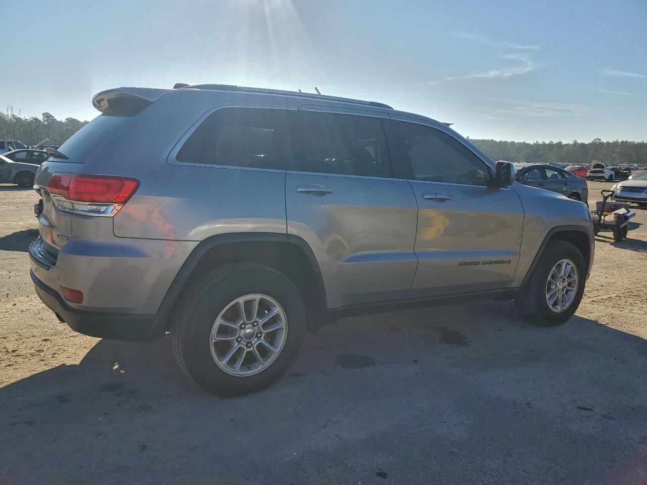 JEEP GRAND CHEROKEE LAREDO