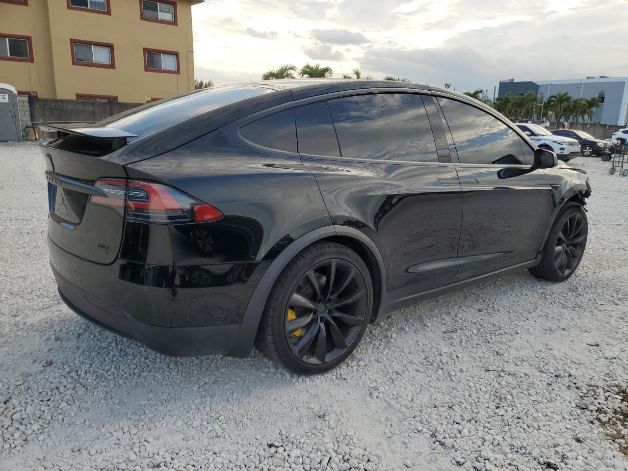 TESLA MODEL X