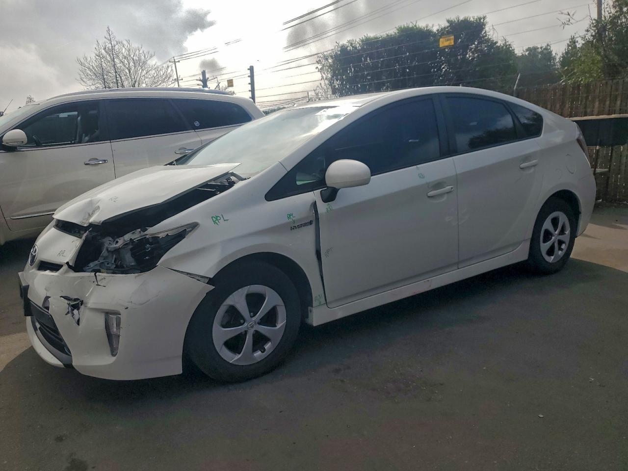 TOYOTA PRIUS