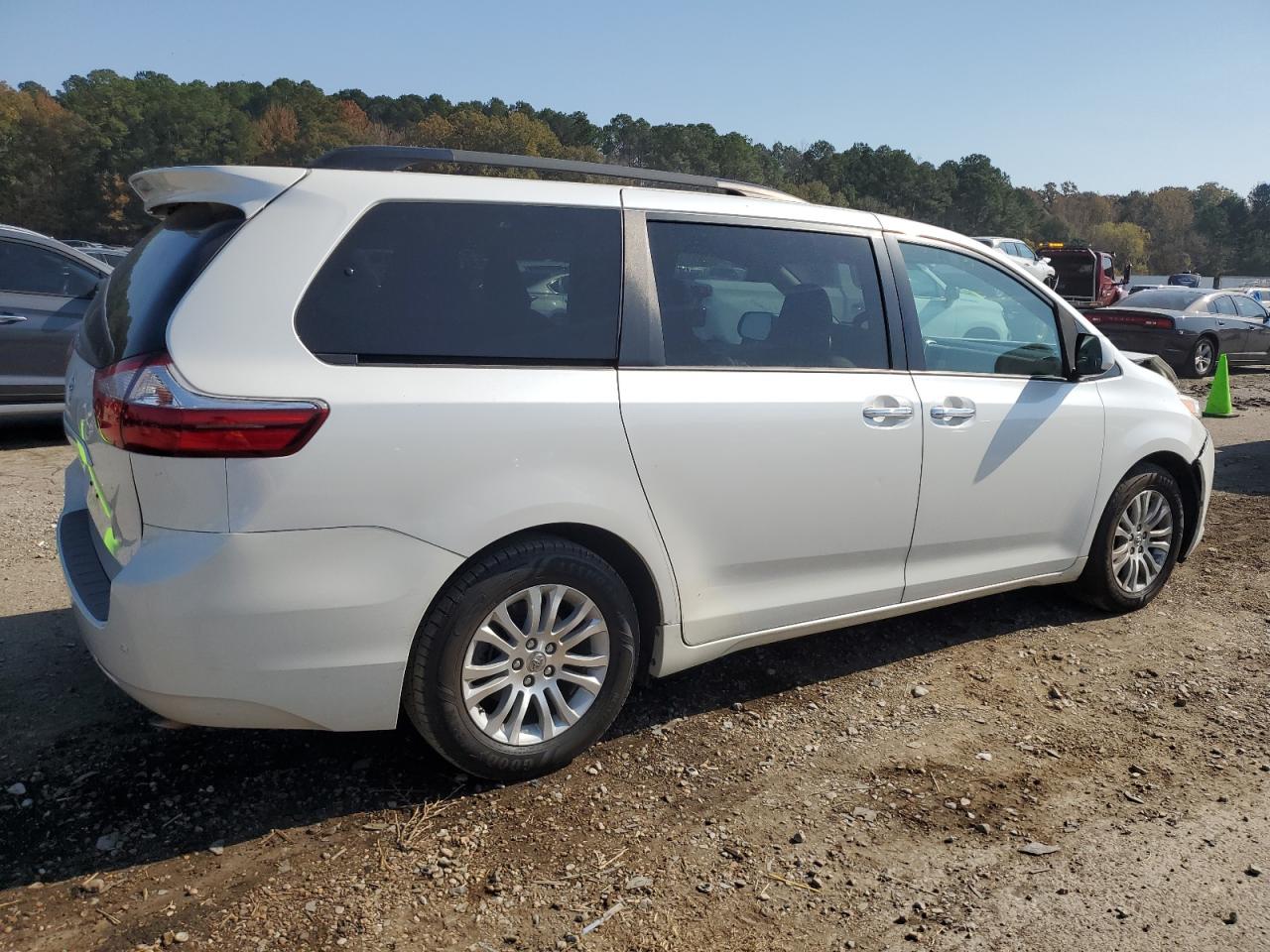 TOYOTA SIENNA XLE
