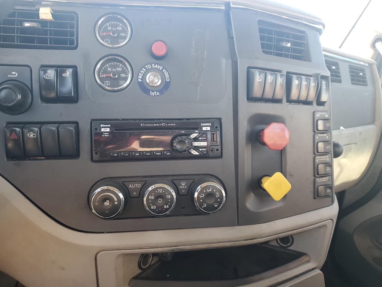 Lot #3296310430 2018 PETERBILT TRACTOR 579