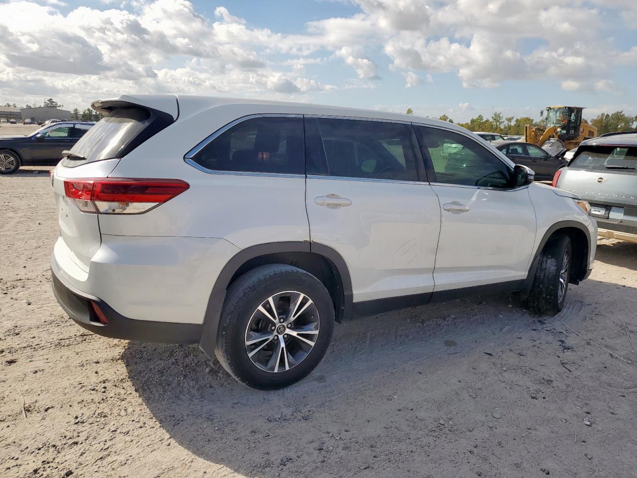 TOYOTA HIGHLANDER LE