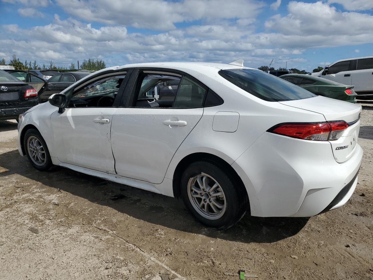 Lot #3301782350 2022 TOYOTA COROLLA LE