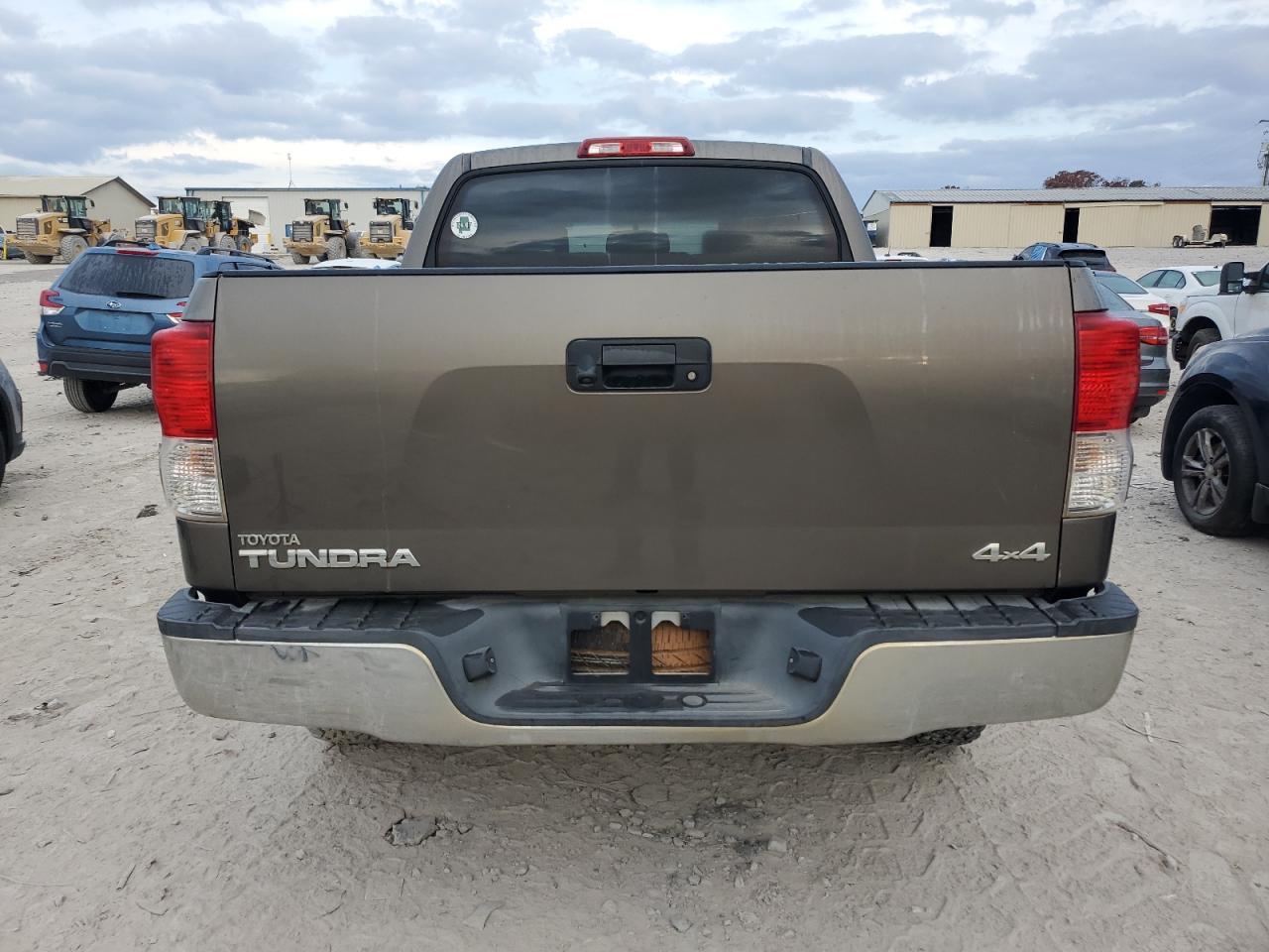 TOYOTA TUNDRA CREWMAX SR5