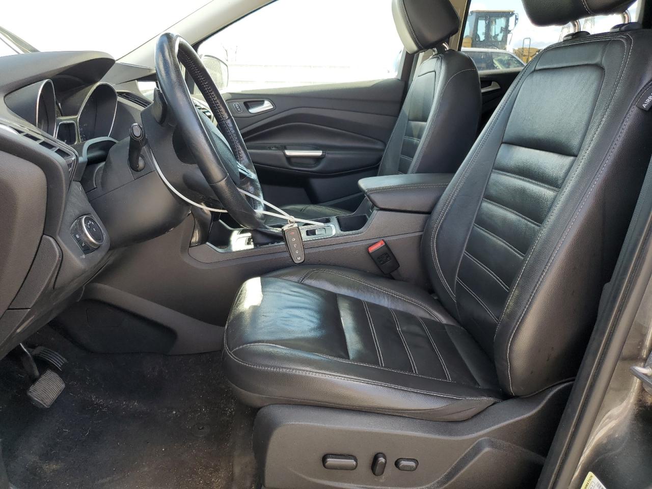 FORD ESCAPE TITANIUM