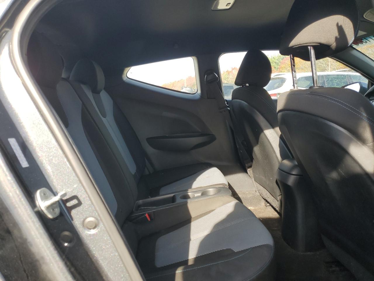 HYUNDAI VELOSTER BASE