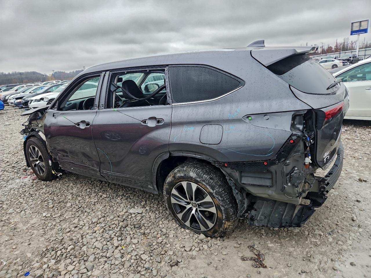 TOYOTA HIGHLANDER XLE