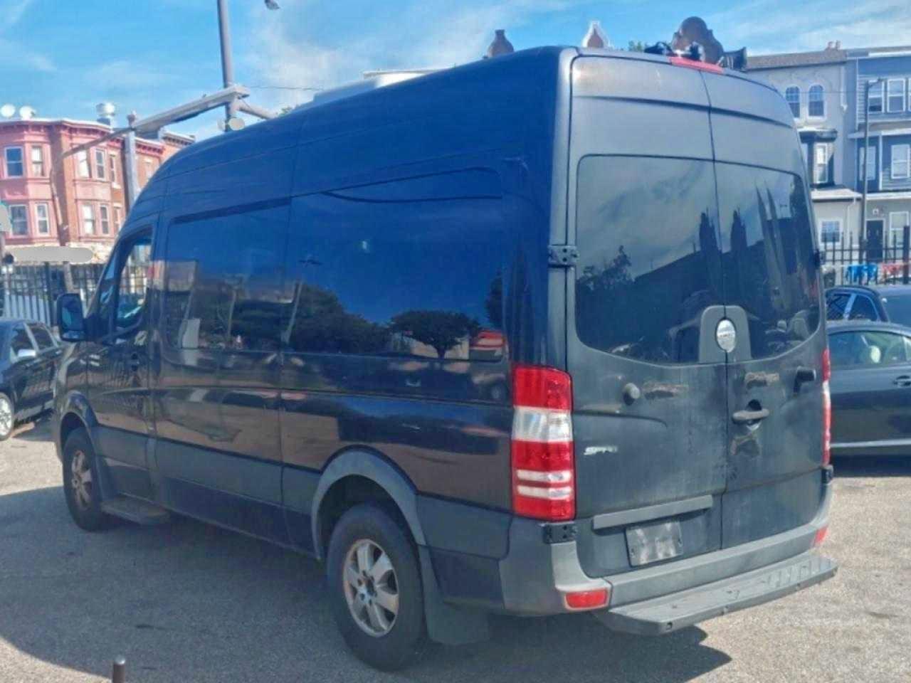 MERCEDES-BENZ SPRINTER 2500