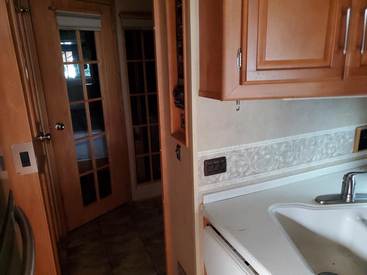 Lot #3286561148 2006 WORKHORSE CUSTOM CHASSIS MOTORHOME