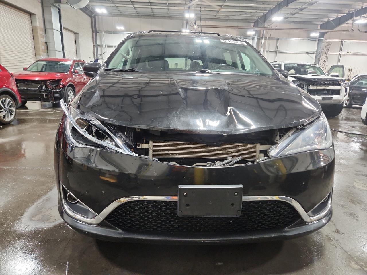 CHRYSLER PACIFICA TOURING L