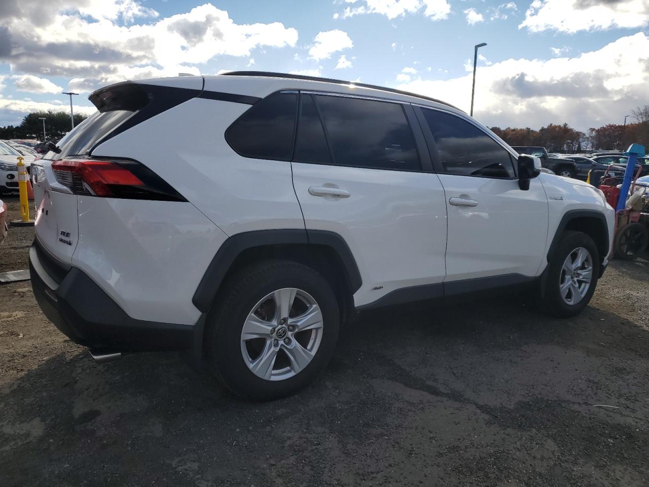 Lot #3302761344 2021 TOYOTA RAV4 XLE