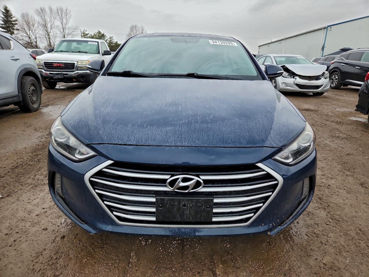 HYUNDAI ELANTRA SE