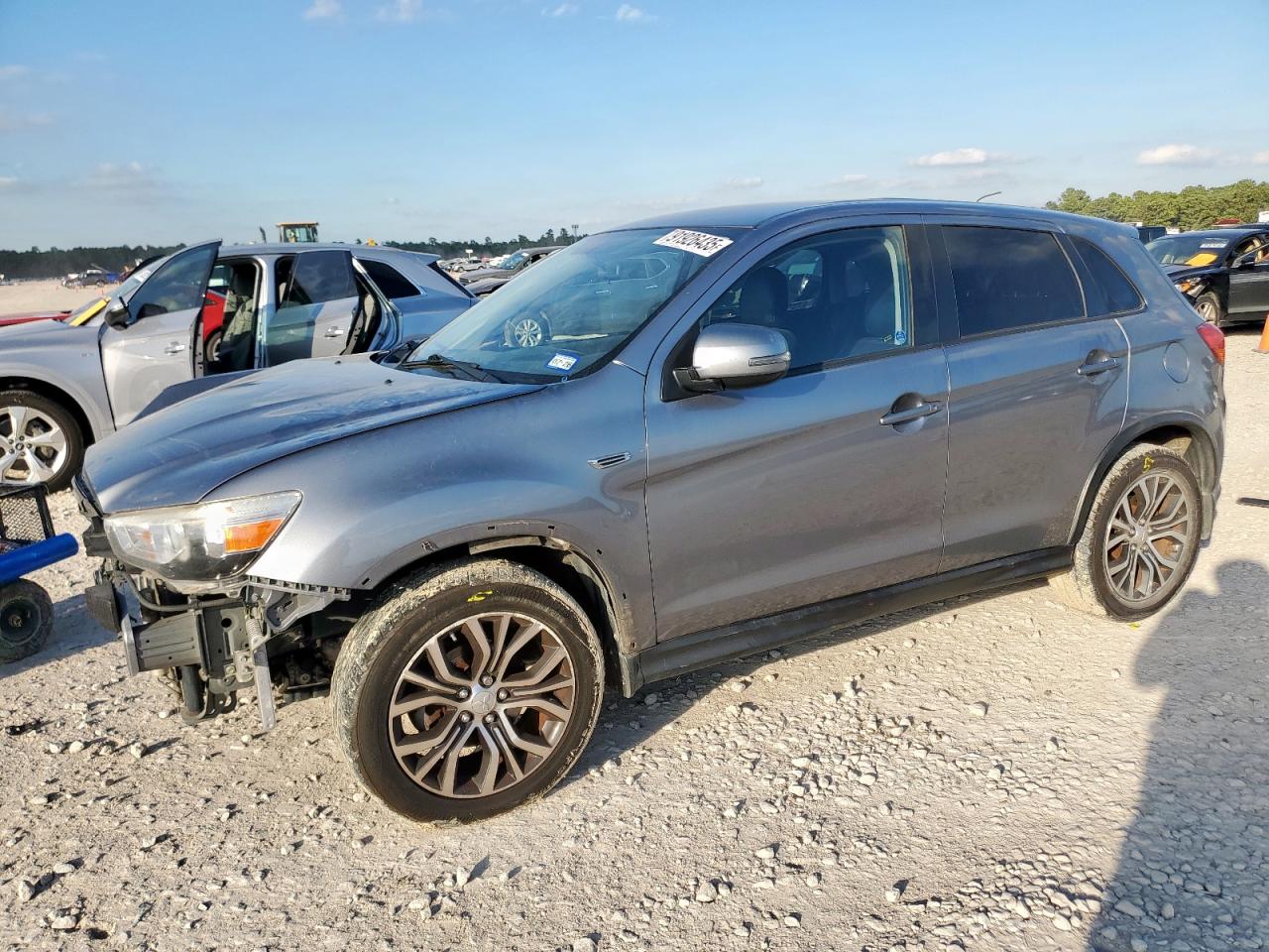 MITSUBISHI OUTLANDER ES