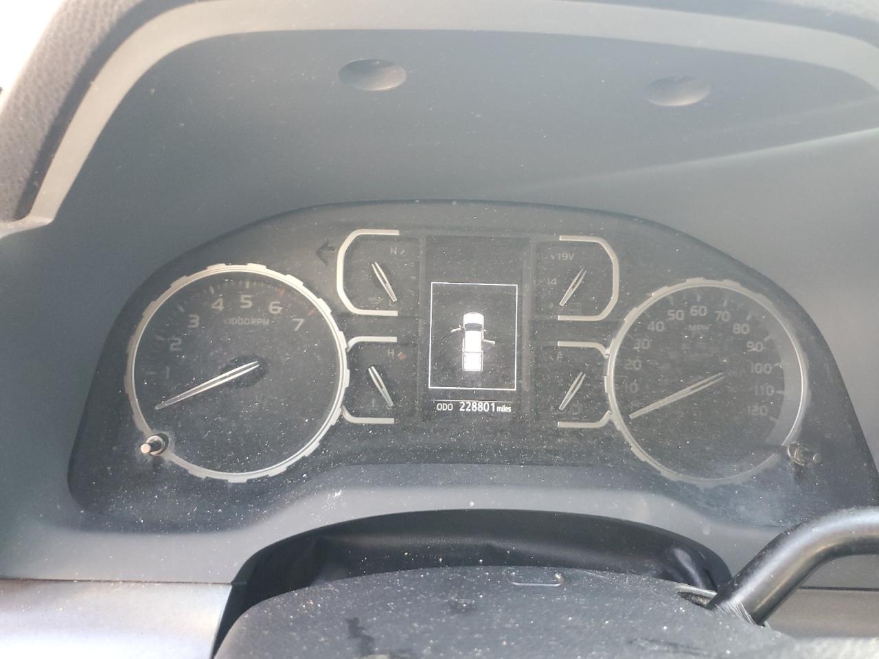 TOYOTA TUNDRA CREWMAX SR5