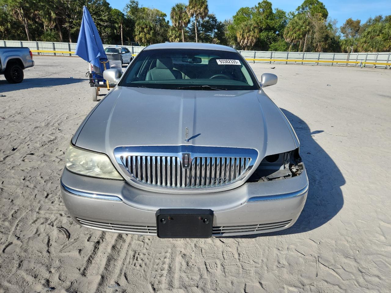 Lot #3301793377 2007 LINCOLN TOWN CAR S