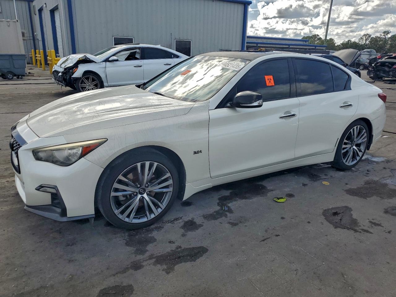 INFINITI Q50 LUXE