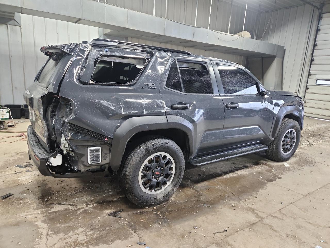 TOYOTA 4RUNNER SR5