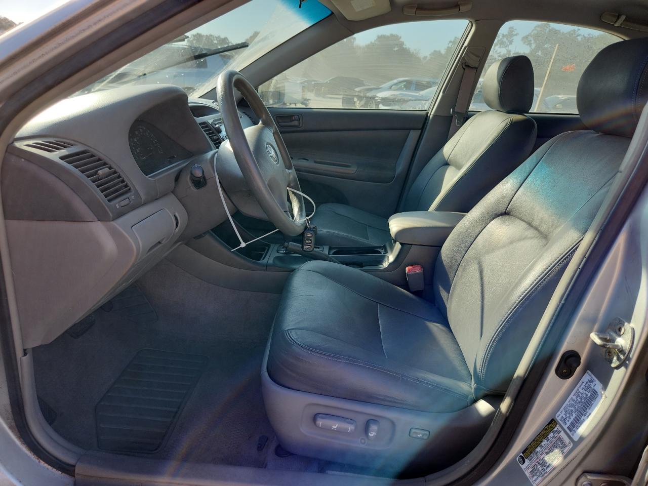 Lot #3302855947 2004 TOYOTA CAMRY LE