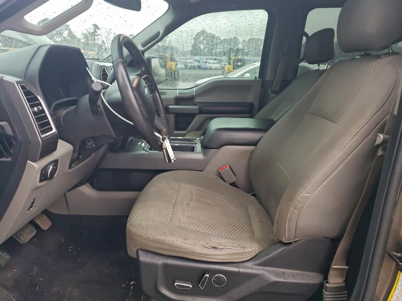 FORD F-150 SUPERCREW