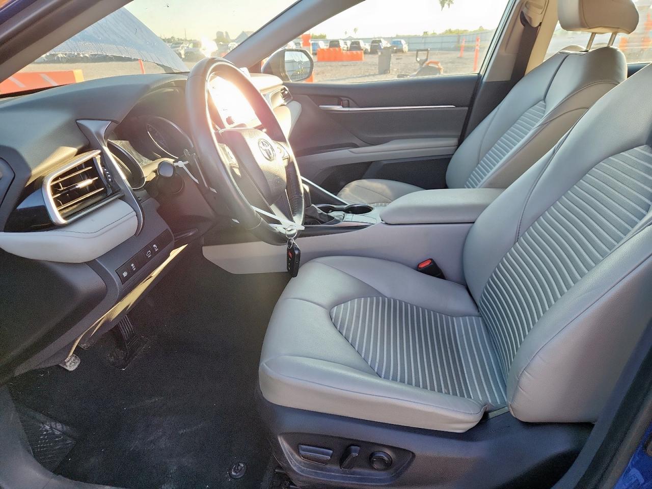 TOYOTA CAMRY SE NIGHT SHADE